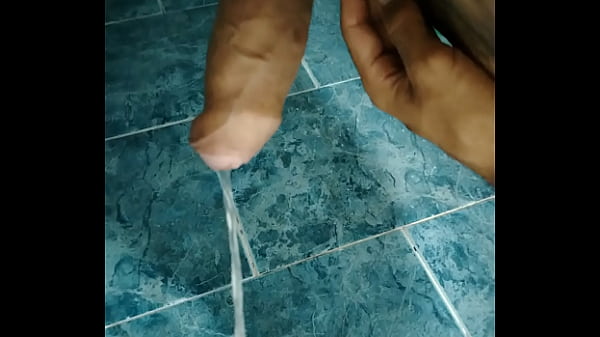 Arany zuhanyzás a fürdőszobában