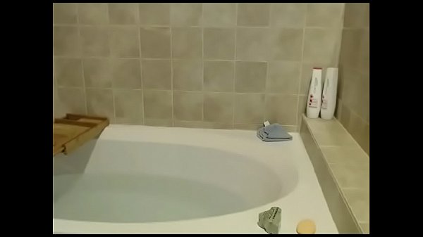 Blonde slut taking shower live webcam