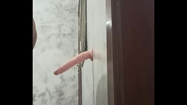 Esposa foi trabalhar fiquei com tesão