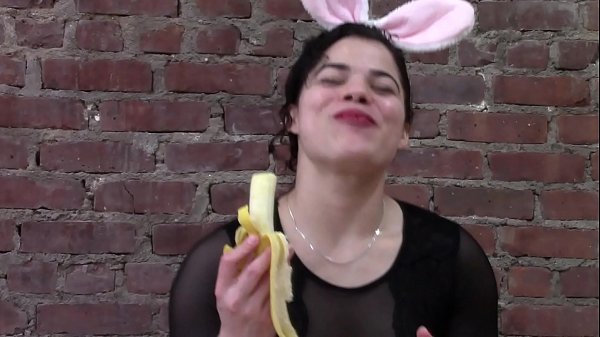 Roxy Loves Banana