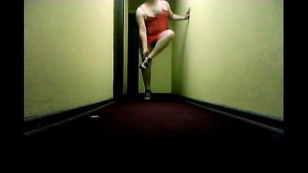 thumb princess in red