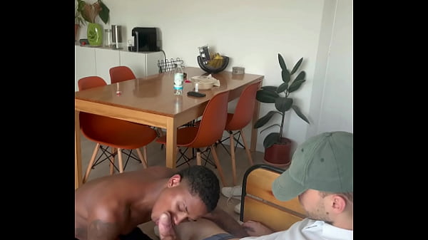 Vizinho hetero queria me pegar mas ninguem podi...