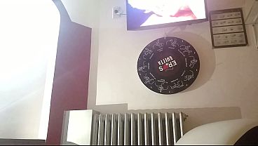 thumb playing roulette