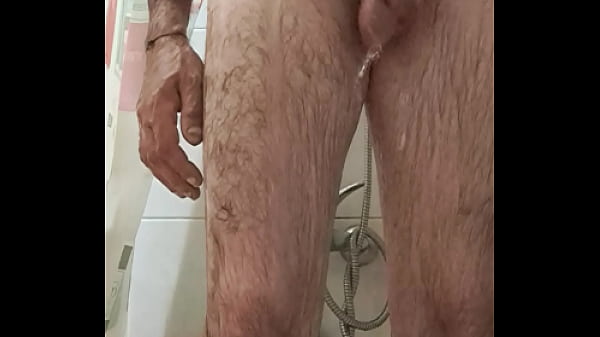 Me doy una ducha y me pongo cachondo tengo que ...