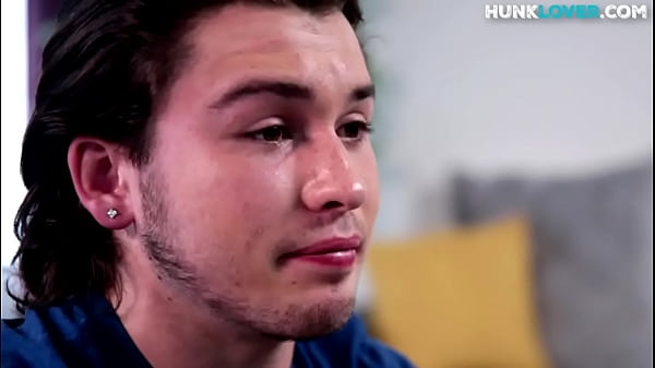 Hunky amateur jerks his unshaven shaft until sp...