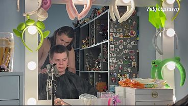 Stepmom hairdresser let me jerk off and fuck her