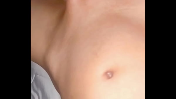 つるつるパイパンおちんちんの射精