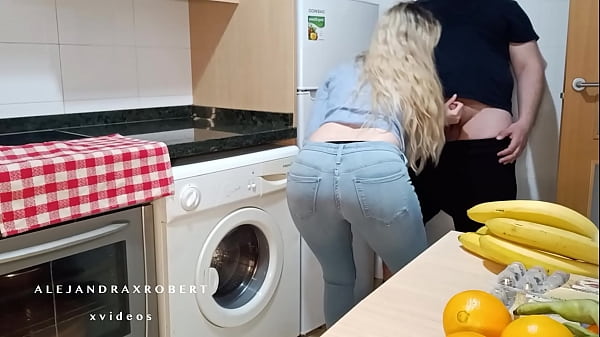 I SUCK AND FUCK MY step BROTHER IN THE KITCHEN AMATEUR REAL