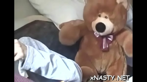 Sex-starved brunette Nilma get fucked in mouth