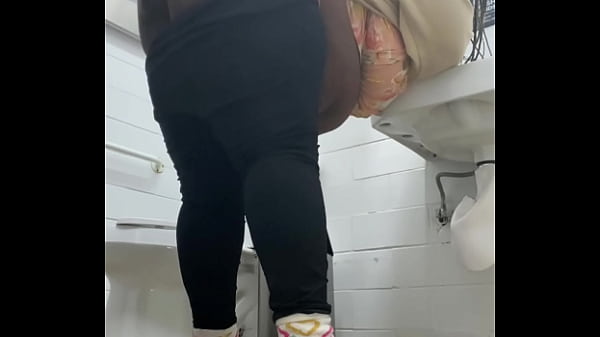 Bathroom quickie leaves my pussy dripping cum