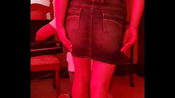 jenny exhib avec le r&eacute;parateur