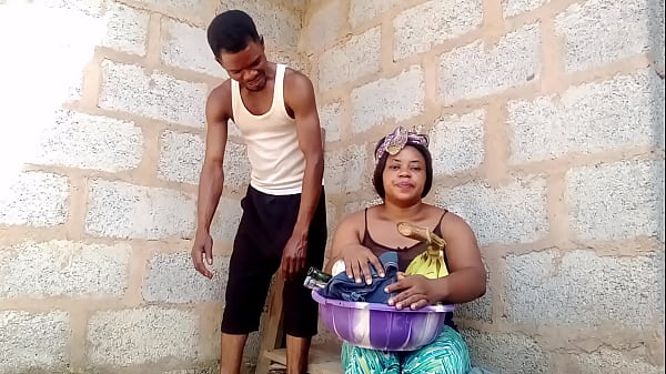 Download Video - BEAUTIFUL PLANTAIN HAWKER