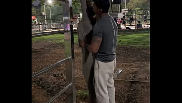夫が寝取られている前で、この美味しそうな淫乱な既婚女性とセックスした。大きなペニスを持つパーソナルトレーナーが、この淫乱な既婚女性にトレーニングを施し、その後セックスする予定だ。