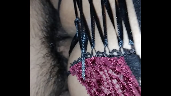 Petite Pute Reçoit Son Cadeau