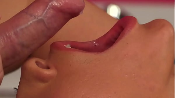 cum in mouth slowmo