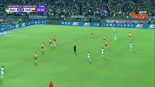 TREMENDA COGIDA LE METE NACIONAL  A PEREIRA