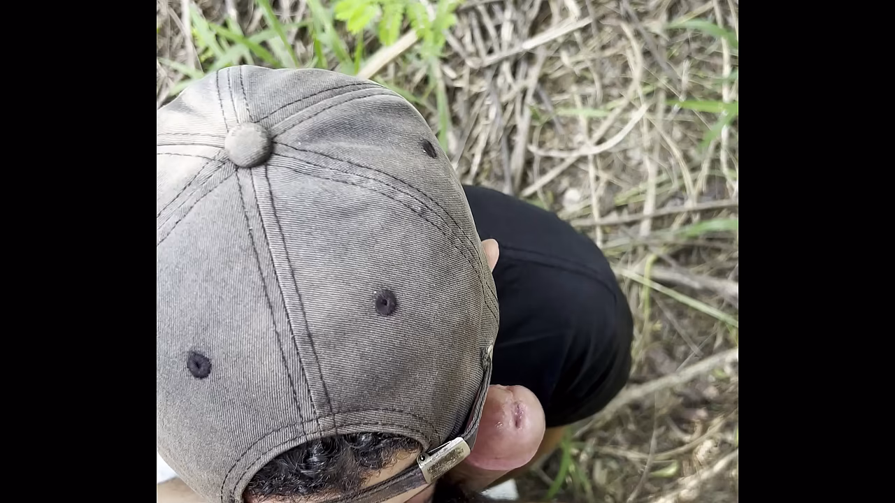 Botei o garoto pra mamar na trilha