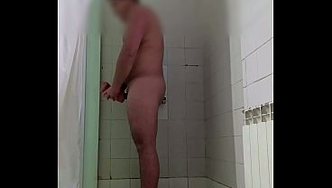 Lipsy: sexo en las duchas. Por coñito húmedo.