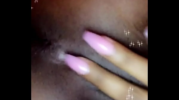 Quick pussy glimpse