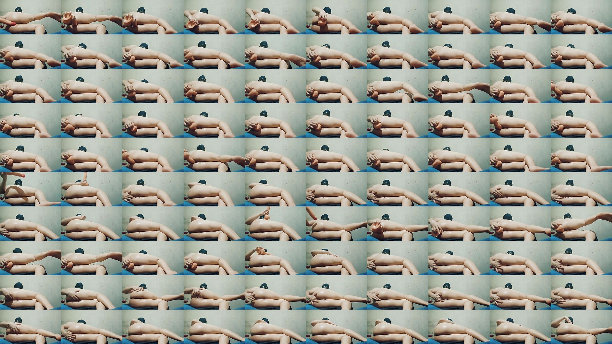 Stretching My Tight Ass with Huge Dildos 预览图