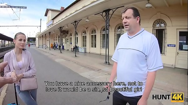 Download Video - HUNT4K&period; Man cant gain money so why his girl becomes a tootsie