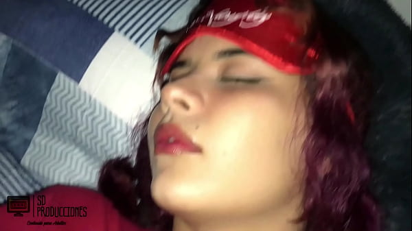 Download Video - Mi hermanastro entra a mi habitacion y me folla el co&ntilde;o&comma; se corre en mis nalgas