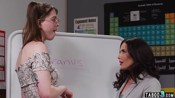 Download Video - Sexy MILF professor tested her quirky new TS teaching assistant Autumn Rain