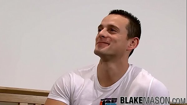 British hunk releases hot cum loads after mastu...