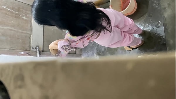 Bhabhi take shawer nude in bathroom