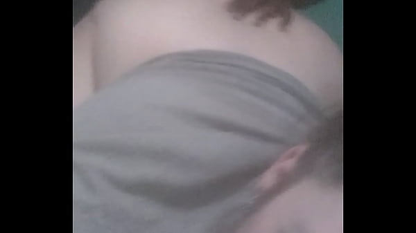 thumb backshot