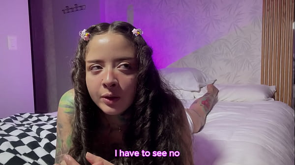 Playing truth or dare with my friend Tantaly I end up sucking her shaved pussy