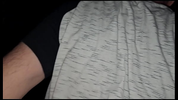 Download Video - COROA S&Oacute; QUERIA SE ALIVIAR&comma; ENTROU EM UMA CABINE DE SEXO E PEGOU DUAS ROLAS GRANDES&period;