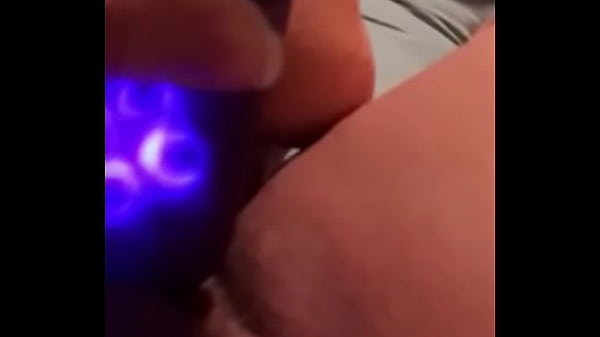 Curvy amateur milf uses vibe and big toy to orgasm hard!