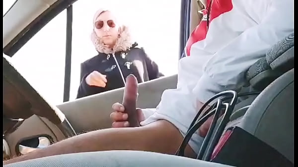 I jerked my cock in a way, this young lady drops her boyfriend to watch