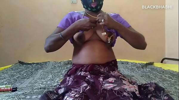 Mature mom for orgasm uses big sex toys