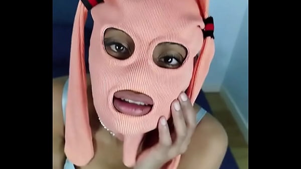 There ́s cold here...  Don't you want to warm me up?