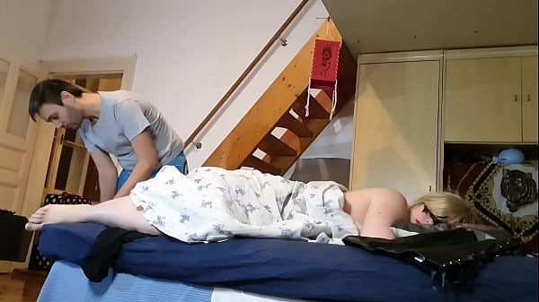 Pervert stepson jerking off to his stepmother's feet secretly HD
