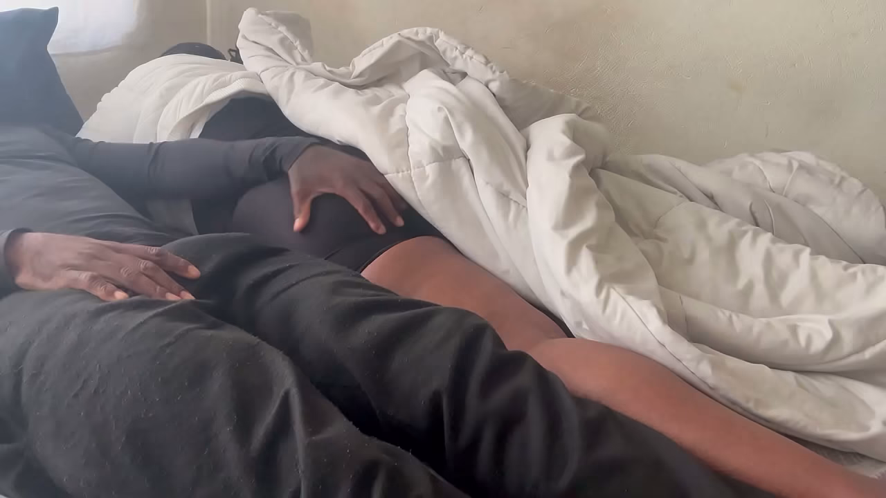 Esta negra es muy sumisa le encanta que me aproveche de su culo
                    latina sexy interracial amateur curvy gostosa culona muchos negros