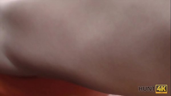 heiße ehefrau wird vor den augen ihres mannes gefickt