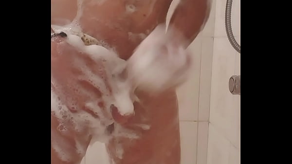 Download Video - Me encanta pajearme en la ducha