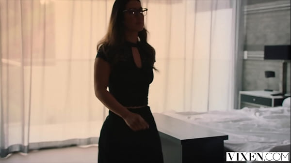 VIXENPLUS Eva Lovia's most intense scene