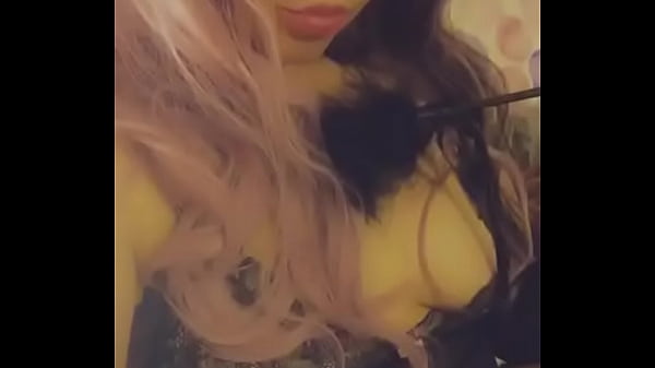 Mistress Peach - Femdom seeks Slaves for online Daily interaction