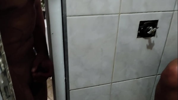 Half-siblings their sister to give a pacifier in the shower, hiding it from their parents.