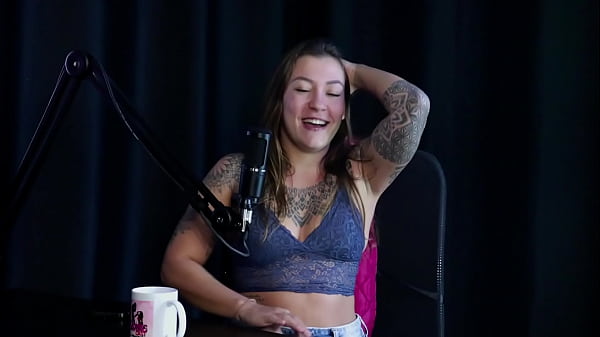 He likes to do it in dangerous places, he had sex in the cinema and paragliding, even on the streets and prefers calm sex - Flor de Damiana (SHEER/RED)
