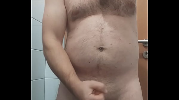 Download Video - VID 418 Ma masturbez si imi beau pisatul si sperma intr-o baie publica &lpar;6min&rpar;