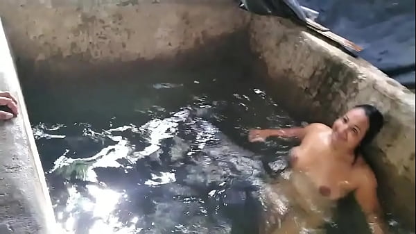 Nothing more exciting than sexual challenges and this time it was fucking in the neighbor's tank