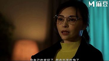 Download Video - ModelMedia Asia - Let the sexy and warm-hearted MILF Zhong Wanbing take good care of your cock