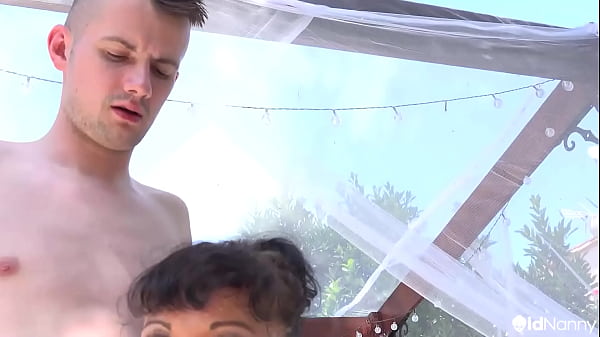 Busty Mature Devon Breeze Gives Handy Gardener - AGEDLOVE