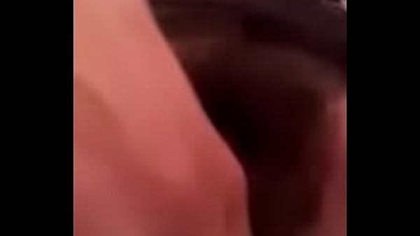 putita se masturba con un platano