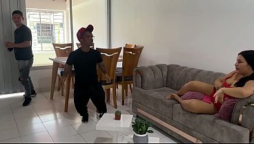 ME FOLLO A LA MADRASTRA DE MI PEQUE&Ntilde;O AMIGO EN SU CASA HASTA TERMINAR CON MI RICO SEMEN EN SU GORDO CO&Ntilde;O.